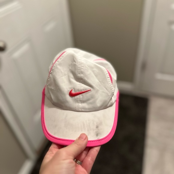 Infant Nike hat - Picture 3 of 3
